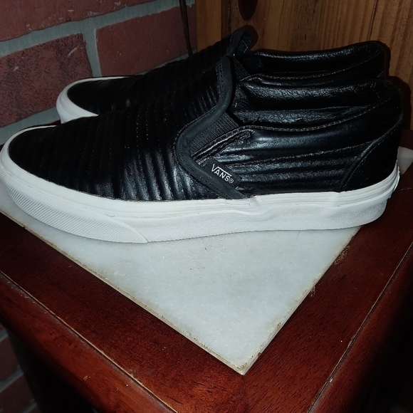Vans 721356 Black Leather Round Ribbed Slip On Casual Walking Loafers M5 W6.5 - Picture 2 of 5